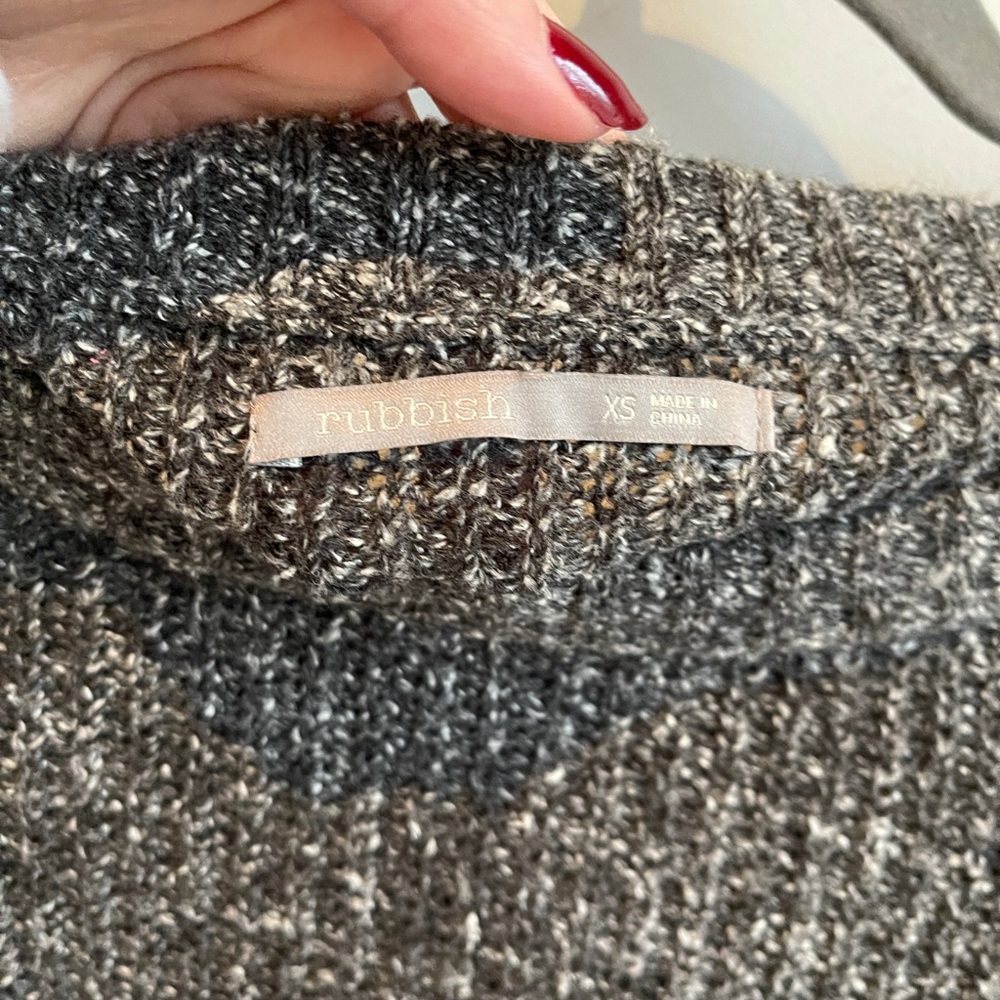 Gray Sweater - image 3